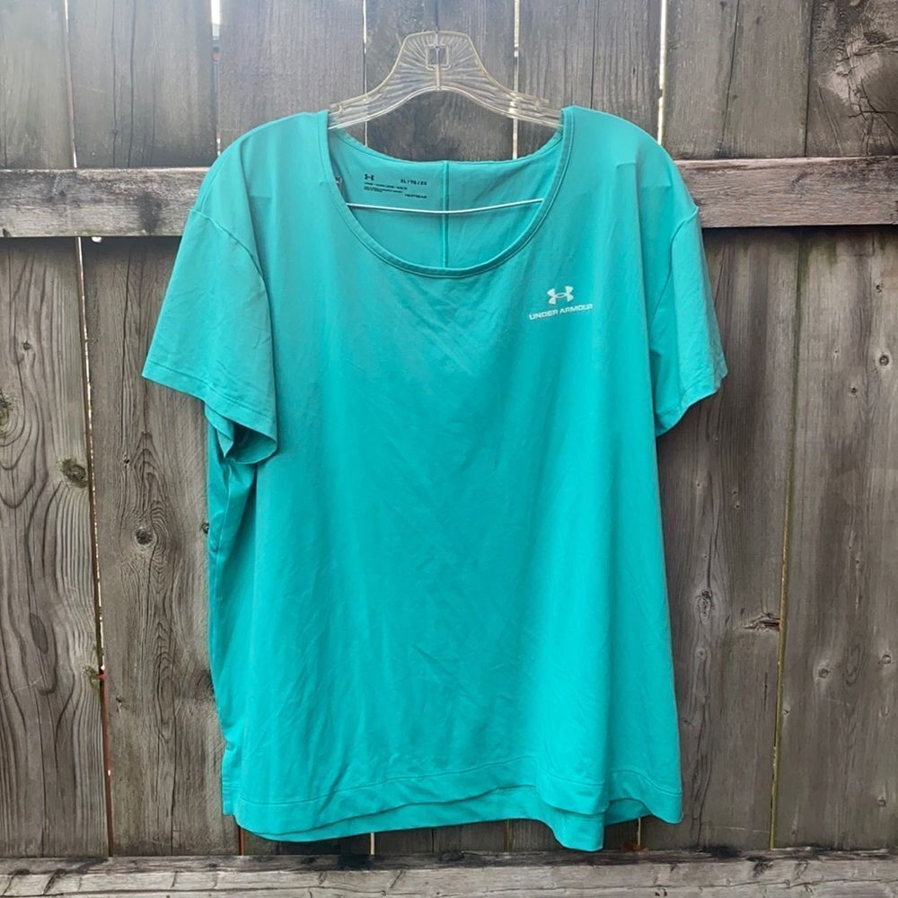 Under Armour top sz. XL